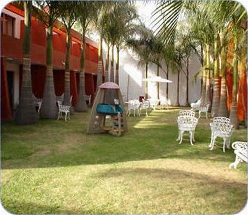 Suites del Real Guadalajara Exterior foto
